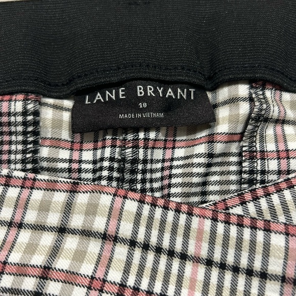 Lane Bryant Pants - Lane Bryant Capris - size 18